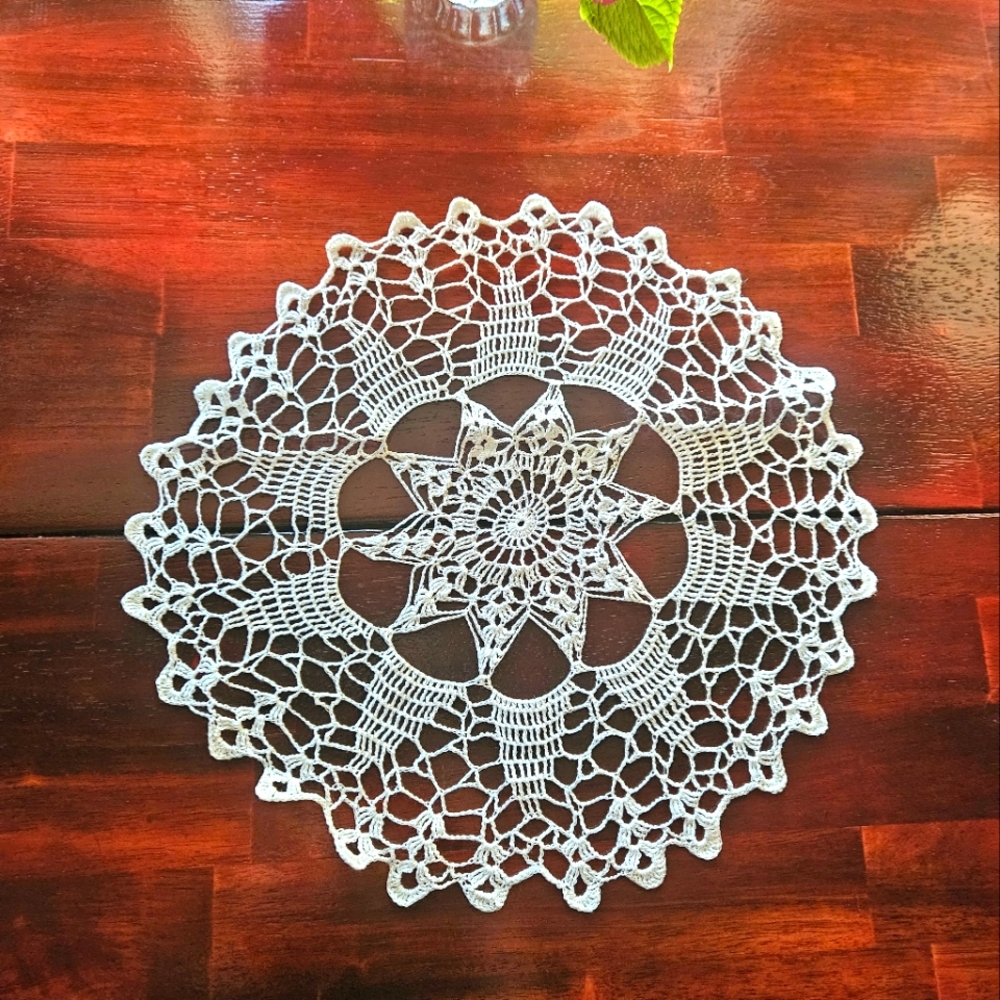 Vintage Handmade Crochet Doily- Era 1960's - Star Pattern - White Color